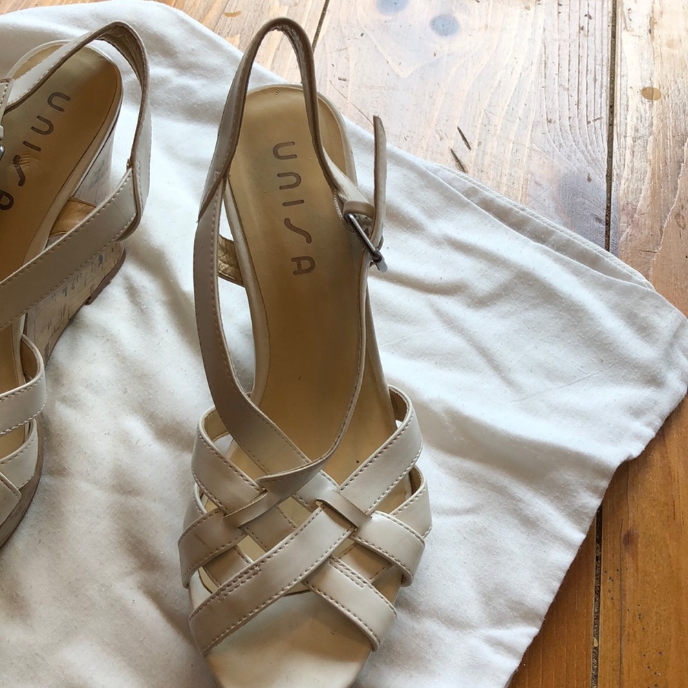 Pair of white wedges barely worn size 7 1/2 M